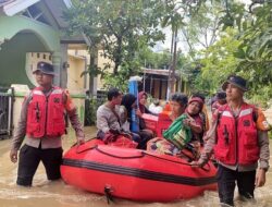 Tim SAR Satbrimob Polda Jateng Turun Ke Lokasi Longsor Bantu Cari Korban Hilang dan Siapkan Dapur Lapangan di Petungkriyono