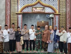 Jumat Keliling, Polsek Ciputat Timur Tegaskan Pentingnya Kolaborasi Keamanan