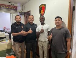 WNA Afrika Apresiasi Polsek Tambora yang Berhasil Mengembalikan Laptop Hilang di KRL