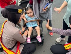 Polwan Ditsamapta Polda Metro Jaya Hadir Humanis, Berikan Pelayanan di CFD Sudirman-Thamrin