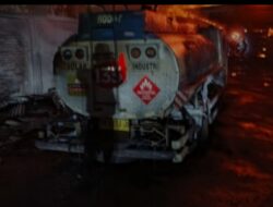 Kebakaran Hebat Landa Bengkel Mobil dan Gudang Penampungan Minyak Solar di Rumbai