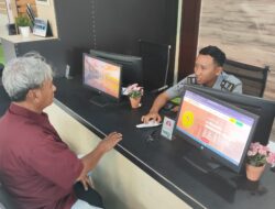 Izin Besuk Tahanan, Rutan Bangil Sosialisasikan Aplikasi e-Berpadu kepada Pengunjung