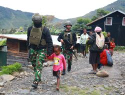 Menjalin Silaturahmi Dengan Warga, Satgas Yonif 112/DJ Laksanakan Kegiatan Pembinaan Teritorial di Pagaleme