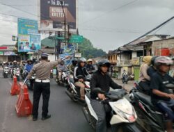 Anggota Polsek Ciampea Polres Bogor Laksanakan Kegiatan Cooling Sistem Pengaturan Lalulintas