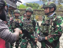 Dengar Keluhan Masyarakat, Satgas Yonif 715/Mtl Berkunjung ke Rumah-Rumah