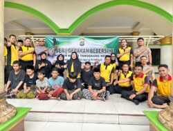 Gerakan Bersih Ramadhan di Masjid Al-Ittihad Dipelopori Polres Metro Tangerang Kota