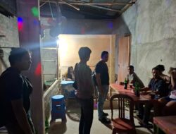 Amankan Puluhan Botol Minuman Keras, Satresnarkoba Polres Kuansing Gelar Razia di Desa Logas