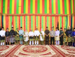 Kapolres Rohil Hadiri Upacara Penyambutan Adat Bupati dan Wakil Bupati di Bagan Siapi-api