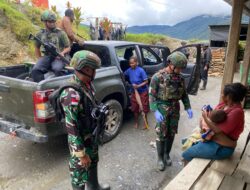 Sigap, Satgas Yonif 715/Mtl Bantu Evakuasi Anak Papua ke RS