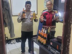 Giat Ramadhan, Kapolsek Purabaya Pimpin Razia Warung Penjual Miras