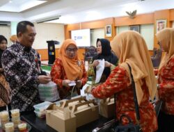Semarakan Ramadan dan Dukung UMKM, DWP BKSDN Kemendagri Gelar Bazar Kuliner