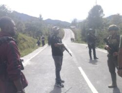 Respons Sigap Satgas Damai Cartenz: Evakuasi Korban dan Pengejaran Pelaku Penembakan