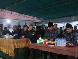 Personel Satgas Yonif 112/DJ Buka Puasa Bersama di Pos Kottis Yonif 715/Motuliato
