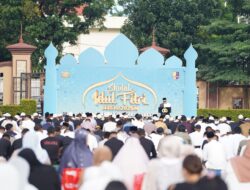 Wakapolri dan PJU Polri Laksanakan Salat Ied di Lapangan Bhayangkara