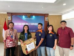 Tumbuhkan Rasa Empati Pada Siswa, SMA N 5 Surakarta Berikan Bansos ke WBP Rutan Surakarta