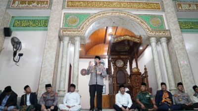 Kapolda Riau Pimpin Safari Subuh Ramadhan di Masjid Hijrah Pelalawan