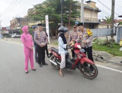 Polres Kuansing Bagikan Takjil Gratis Dalam Rangka Ops Tertib Ramadhan LK 2025