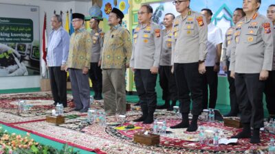 Kapolresta Dampingi Kapolda Riau Sampaikan Gagasan “Green Policing” Pembekalan Purna Studi Wisudawan UMRI.