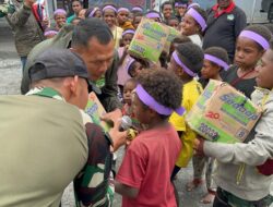 Satgas Yonif 715/Mtl bawa kehangatan Paskah di tengah-tengah masyarakat Puncak Jaya