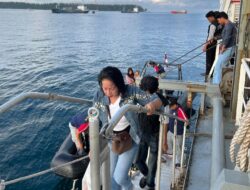 Bakamla RI Bersama Rapala Bengkulu Laksanakan Perbantuan Transportasi Warga Ke Pulau Enggano