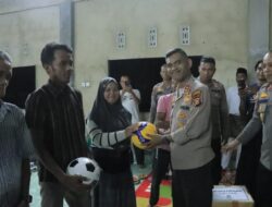 Kapolres Kampar Patroli Jelajah Sungai, Salurkan Bansos dan Himbau Masyarakat di Desa Terpencil