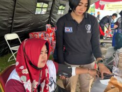 Polisi Bagikan Air dan Layanan Kesehatan di May Day, Kapolres: Ini Bentuk Pelayanan Kami