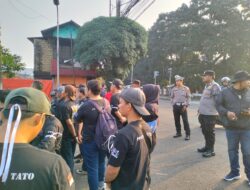 Personil Polsek Cibinong Giat Pengamanan Hari Buruh