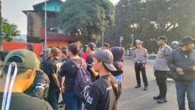Personil Polsek Cibinong Giat Pengamanan Hari Buruh