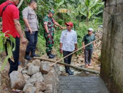 Giat Sinergitas Babinkamtibmas, Babinsa Dan Kepala Desa Sukamahi Monitoring Pembangunan Betonisasi Jalan Kampung