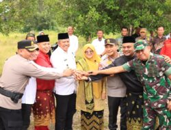 Kapolres Siak Dampingi Kapolda Riau Tanam Pohon di Bumi Perkemahan Pramuka Tengku Buang Asmara