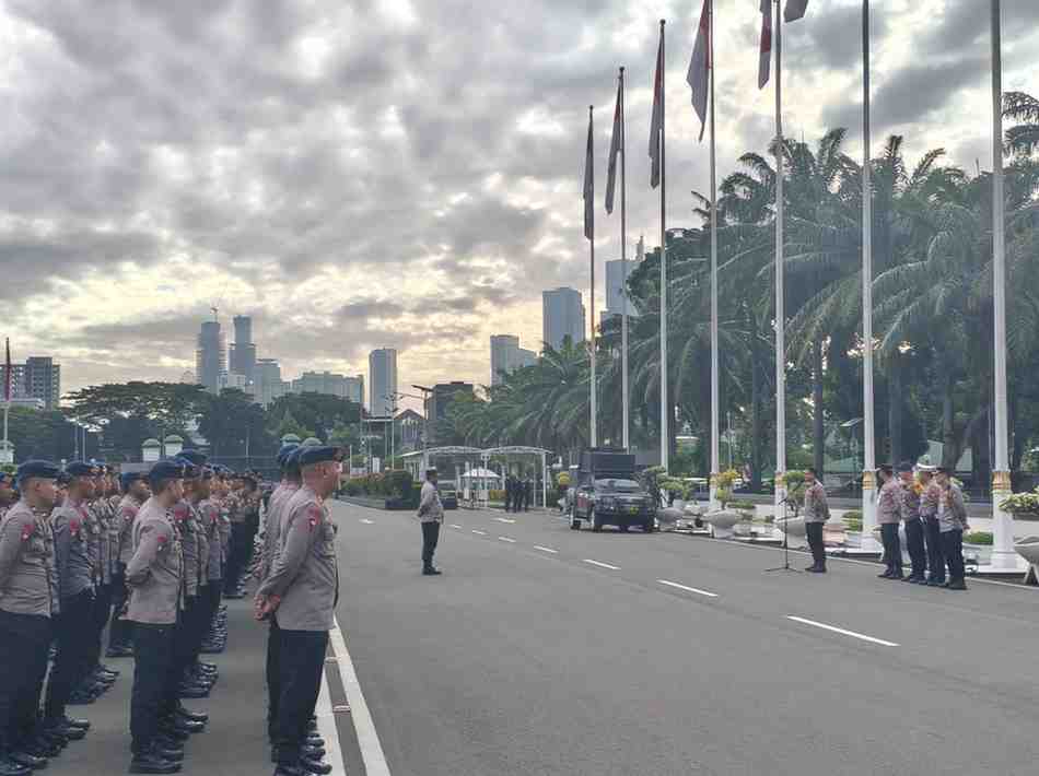 Satuan Brimob Polda Metro Jaya Siaga Amankan Konferensi ke-19 Parlemen OKI di Gedung DPR/MPR RI