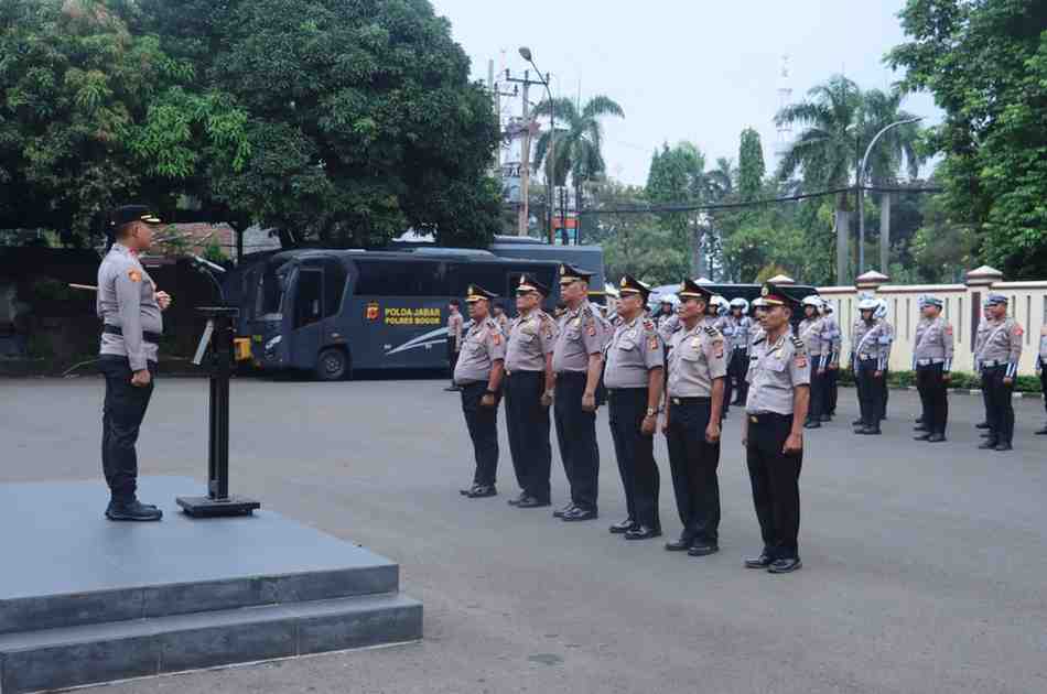 Polres Bogor Gelar Upacara Kenaikan Pangkat Pengabdian Personel TMT 1 Mei 2025