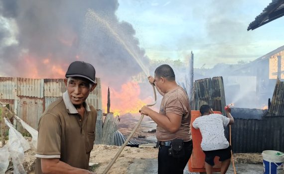 Kolaborasi Warga, Polisi dan Pemerintah Atasi Kebakaran di Kecamatan Singingi