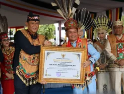 Peringatan HUT Kalteng ke-68, Kapolda Kalteng Terima Penghargaan dari Gubernur Atas Pengungkapan Narkoba di Wilayah Lamandau