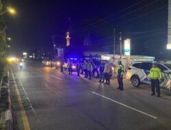Pastikan Kamtibmas di Kota Bangkinang, Kasat Intelkam dan Kanit Tipikor Turun Gelar Patroli Blue Light