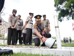 Kapolda Riau Pimpin Upacara Ziarah dan Tabur Bunga Peringati Hari Bhayangka Ke – 79