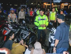 Gunakan Sepeda Motor, Kapolres Sapa Sejumlah Warga Habiskan Malam Takbiran Idul Adha di Lokasi Keramaian