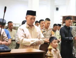 Kapolres Bogor AKBP Rio Wahyu Anggoro, S.H., S.I.K., M.H. Laksanakan Salat Idul Adha dan Qurban Bersama Anggota Polres Bogor