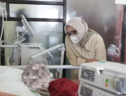 Mentri PPPA Arifatul Choiri Fauzi Jenguk Korban Kekerasan Anak Di Rumah Sakit Bhayangkara TK.I Pusdokkes Polri