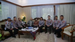 Anjangsana HUT Bhayangkara ke-79, Polri Kunjungi Mantan Kapolri Jenderal (Purn) Roesdihardjo