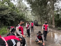 Polri untuk Masyarakat, Gerak Cepat Polda NTT Bersihkan Lokasi Terdampak Erupsi Gunung Lewotobi Laki