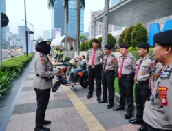 Personel Ditpamobvit Amankan CFD dan Baksos HUT Bhayangkara ke-79 di Bundaran HI