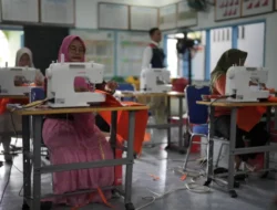 Inovasi Sarung Rubber Cone Tol Medan-Binjai, Upaya Penanganan Limbah dan Dukung UMKM Desa