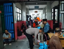 Polisi di Tengah Banjir: Mengayomi Warga, Menjaga Harapan