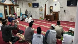 Polda Metro Jaya Gelar “Satu Jam Mengaji Bersama Polisi” di Masjid Jami Baiturrahmah Pondok Labu