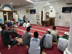 Polda Metro Jaya Gelar “Satu Jam Mengaji Bersama Polisi” di Masjid Jami Baiturrahmah Pondok Labu
