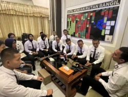 Kesiapan Diuji, Rutan Bangil Ajarkan Tata Cara Cek Senjata Kepada CPNS