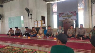 Polda Riau Bersama Polresta Pekanbaru Gelar Jumat Curhat di Masjid Nurul Ikhlas Binawidya