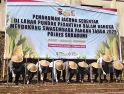 Polres Sukabumi Mendukung Swasembada Pangan Tahun 2025, Penanaman Jagung Serentak di Lahan Pondok Pesantren Modern Asalam Warungkiara