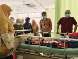 Dukung Kesehatan Masyarakat, RSUD KiSA Gelar Operasi Katarak dan Santunan Yatim Bersama Baznas